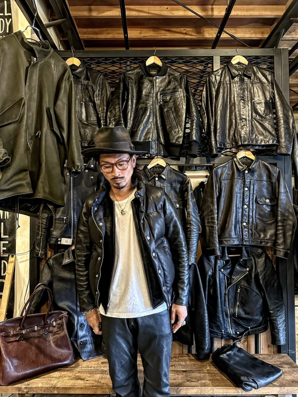 FINE CREEK & CO】Law / ロー レザーダウンベストは革ジャンとの相性