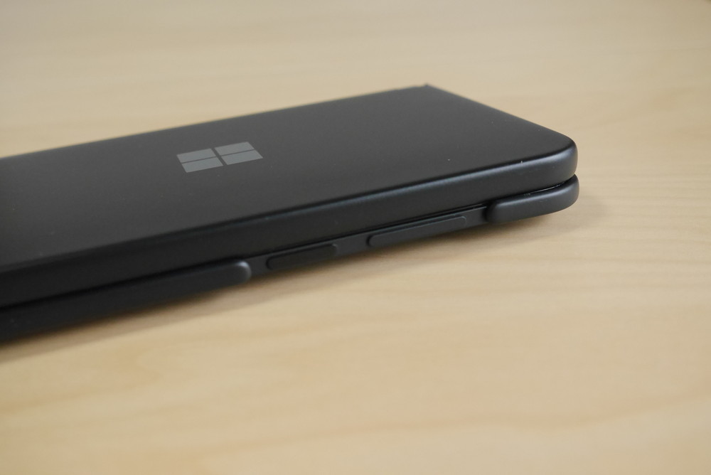 Surface Duo 2 ペンカバー」レビュー。Surfaceスリムペンが充電できる