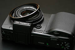 リコー、24mmからのズームと手ブレ補正機構搭載の「Caplio GX100」