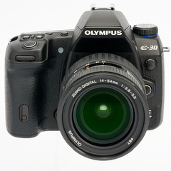 新製品レビュー】オリンパス「E-30」