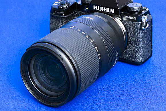 タムロンが富士フイルムXマウントに参入！ その意図と新レンズについて