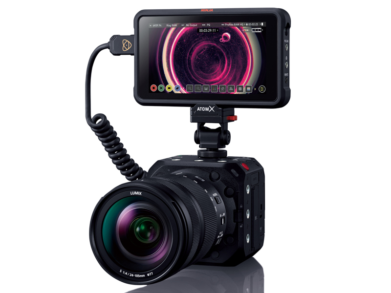 パナソニック、大きさそのままフルサイズ機になったボックス型カメラ