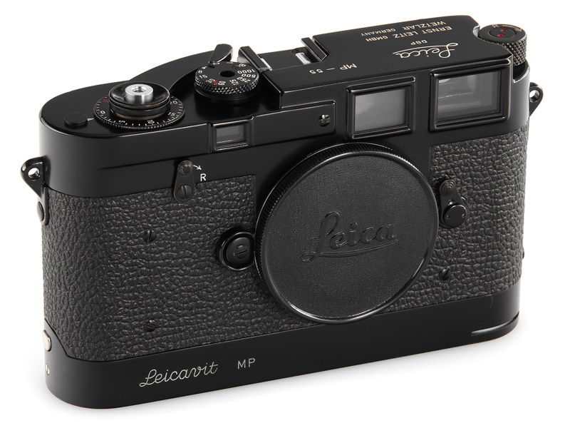 1950年代製「ライカMP」の美品が1.5億円で落札。“ブラックペイント人気