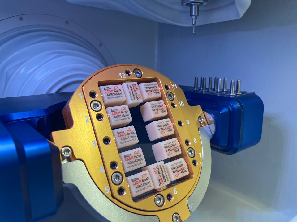 歯科 CAD/ CAM用 ミリングマシーン| クラフトDX | デンケン・ハイ