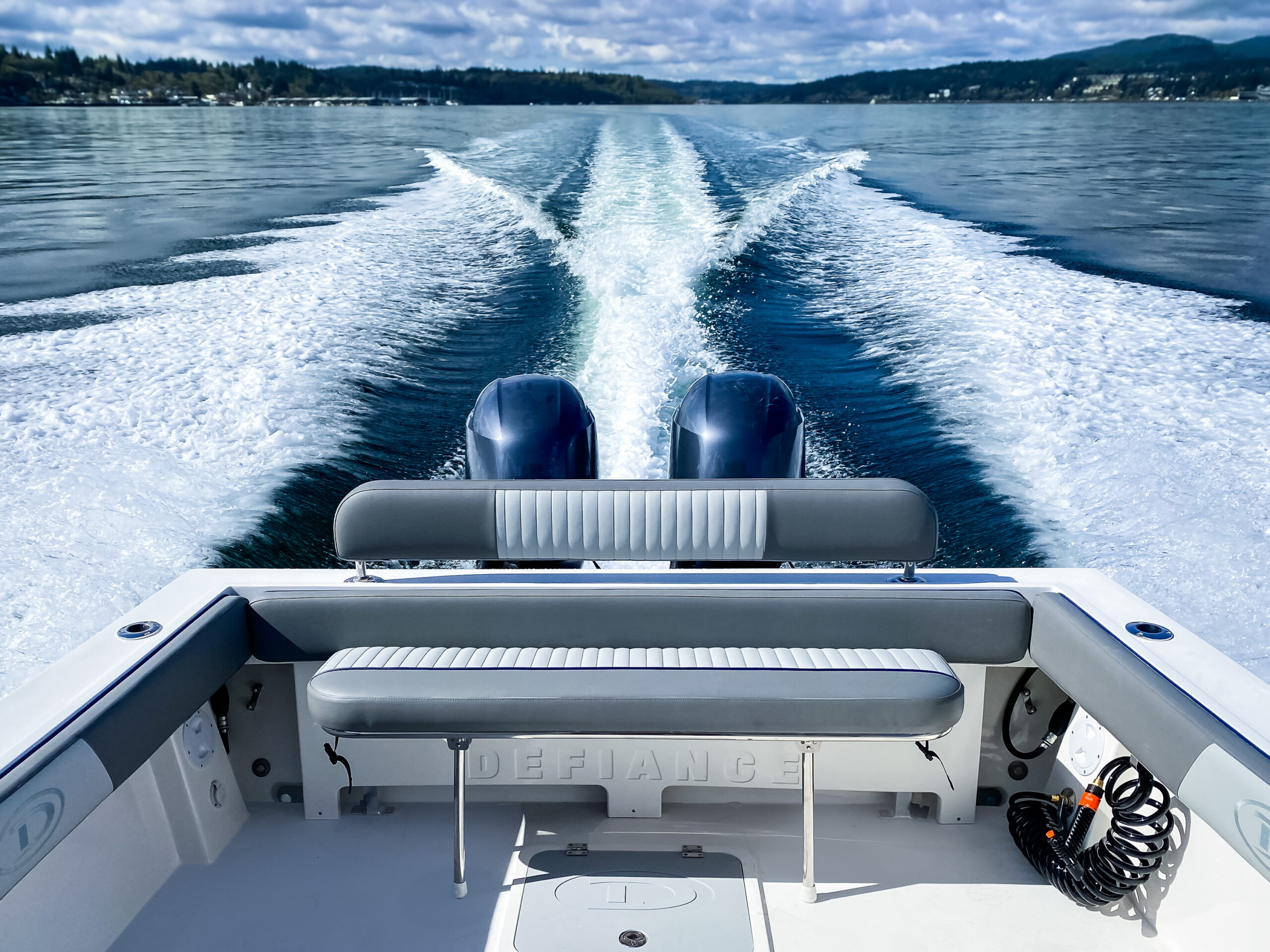 220 ADMIRAL EX – DEFIANCE BOATS