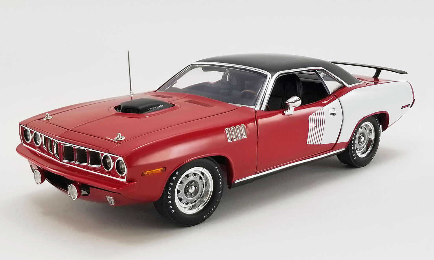 1971 Plymouth Hemi Cuda - 1 of 1 1:18 scale Acme – Desktop Muscle Cars