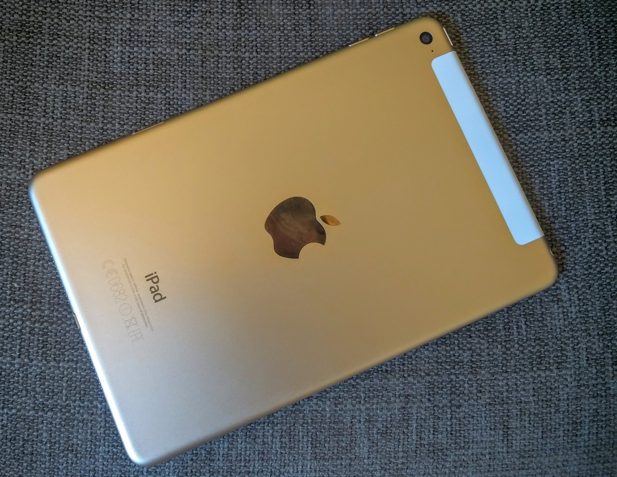 iPad Mini 4 Review: Battery Life, Display, Camera Upgrades Mean