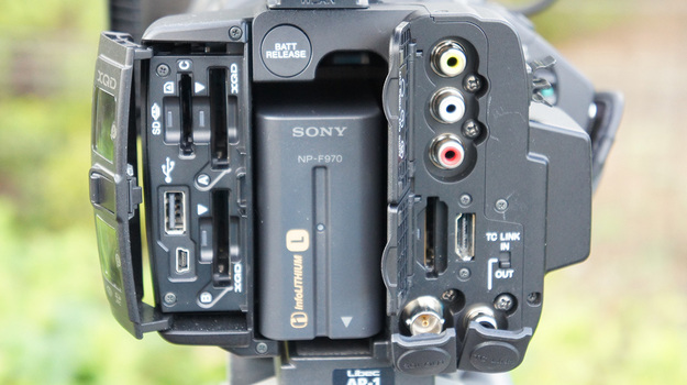 岡英史のNewFinder]Vol.34 4Kハンディカム見参！「PXW-Z100