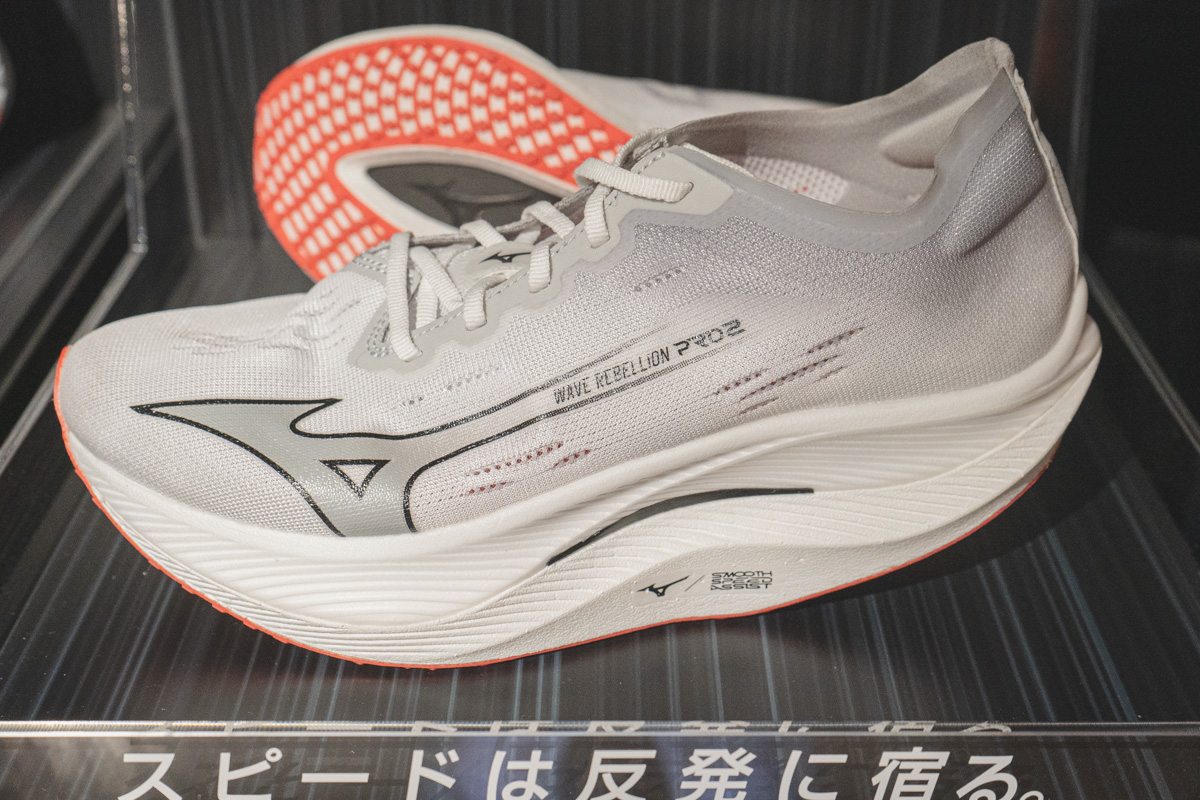 ミズノ】新作レーシングシューズ「WAVE REBELLION PRO 2（ウエーブ