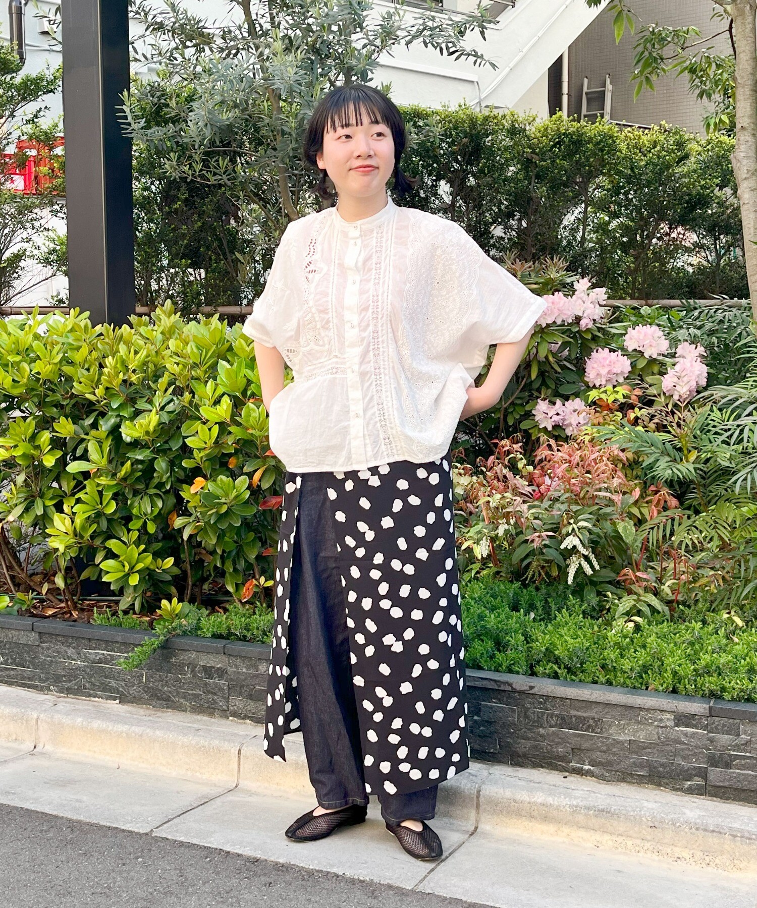 AMBIDEX Store ○カットワーク 刺繍 スクエアブラウス(F クロ): yuni