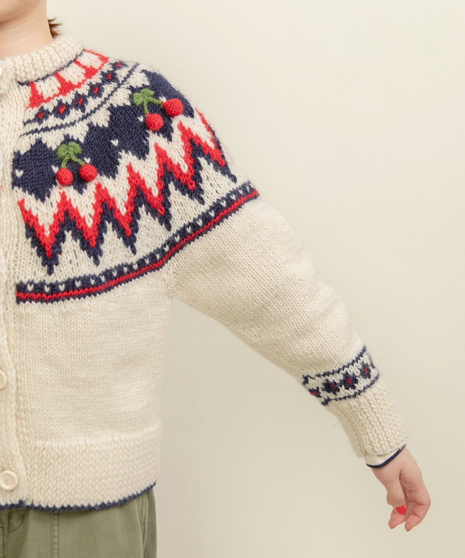 ネパールハンドニット 求心さくらんぼ刺繍カーディガン