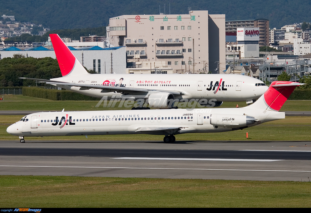 McDonnell Douglas MD-81 JAL - Japan Airlines JA8294
