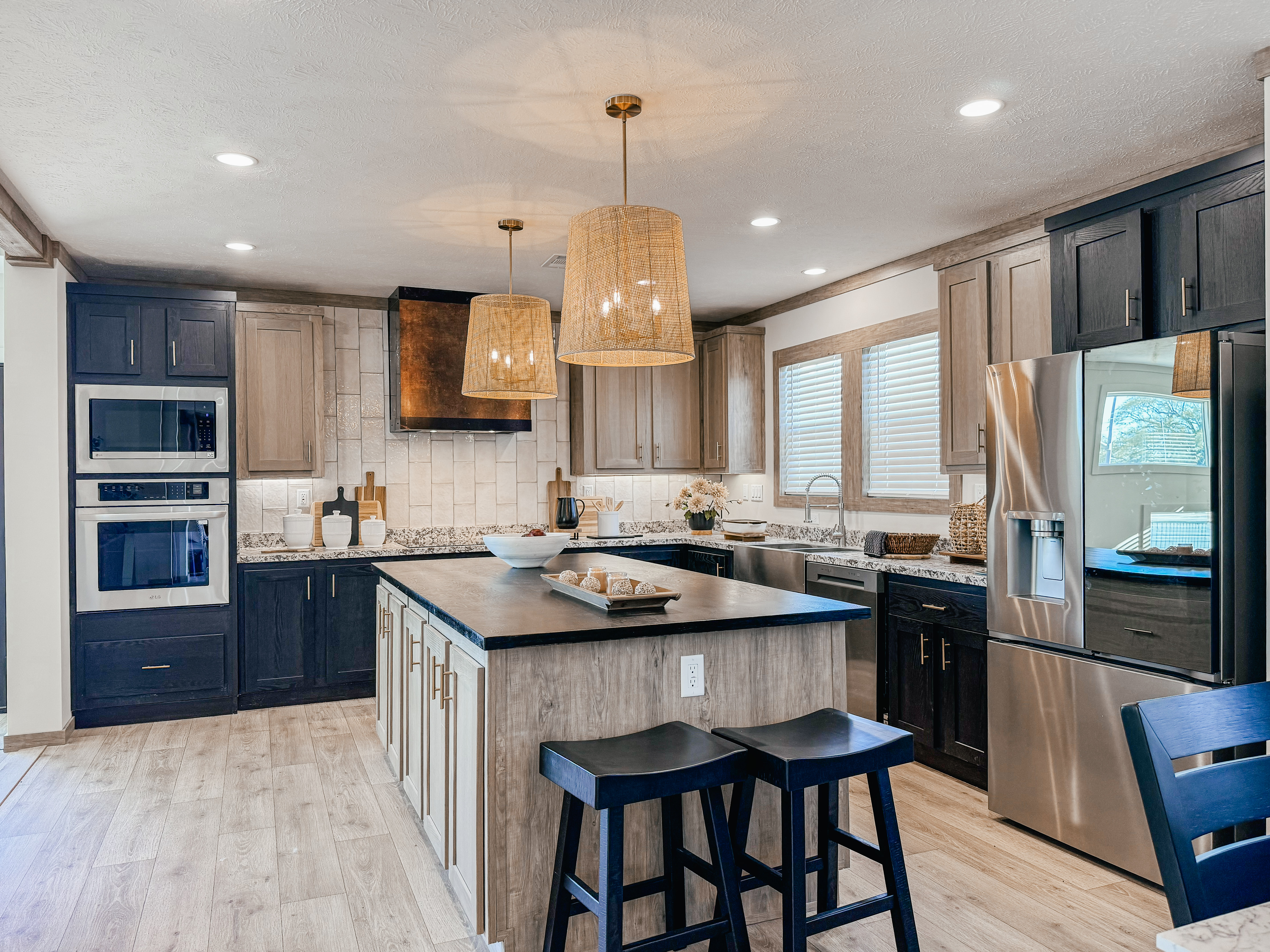 Creekside Series The Highland Oak CS-3253 from Yurezz Home Center