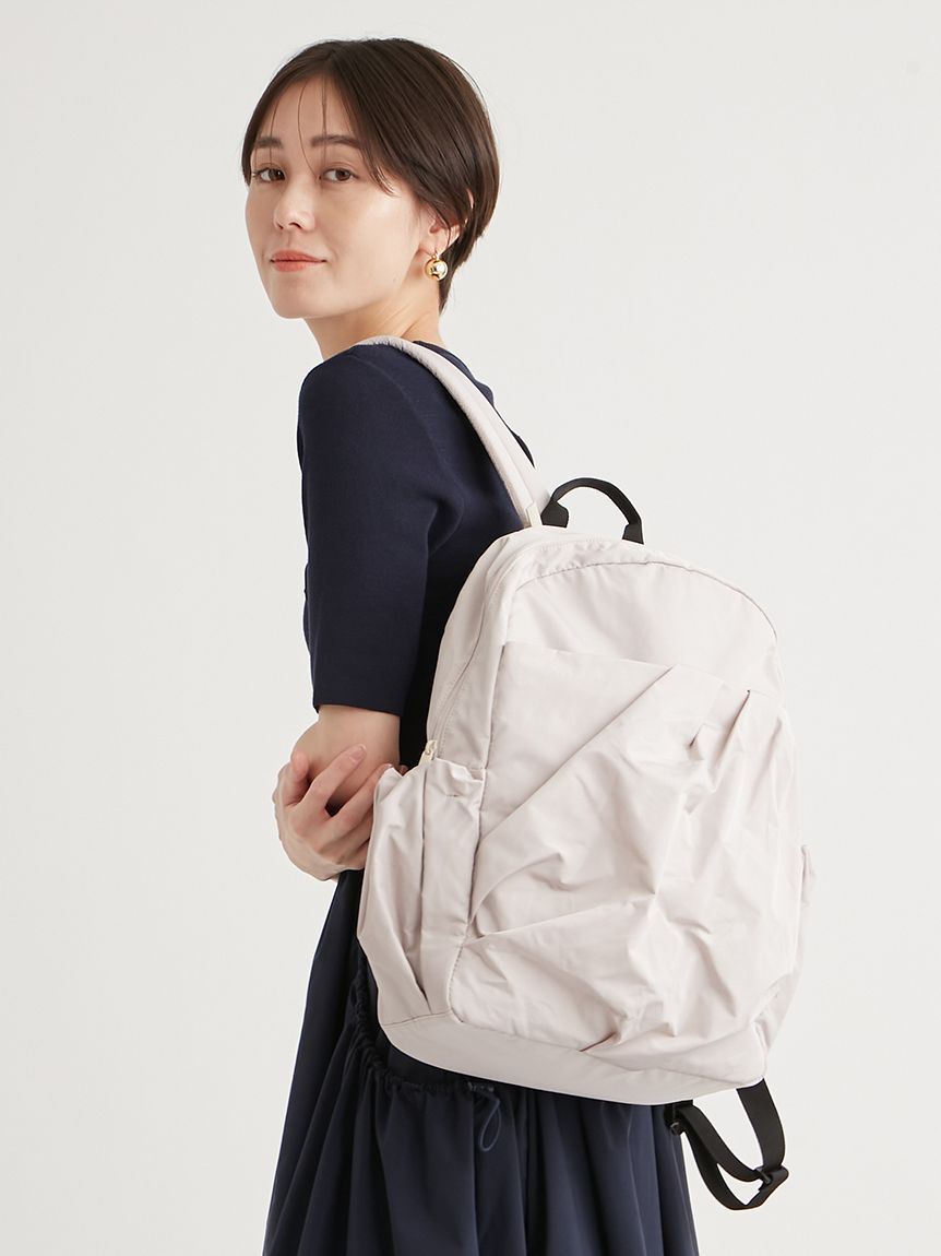 ONLINE限定カラー】eco 撥水ギャザーボディーバックパック(バック