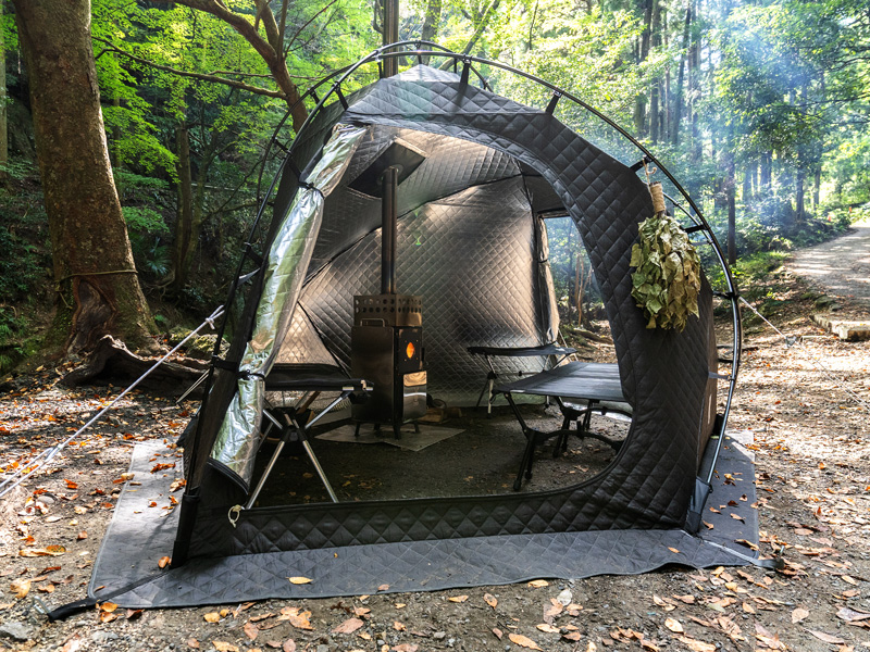 キャンプメーカーDODによる本気のテントサウナセット「ウササウナナウ