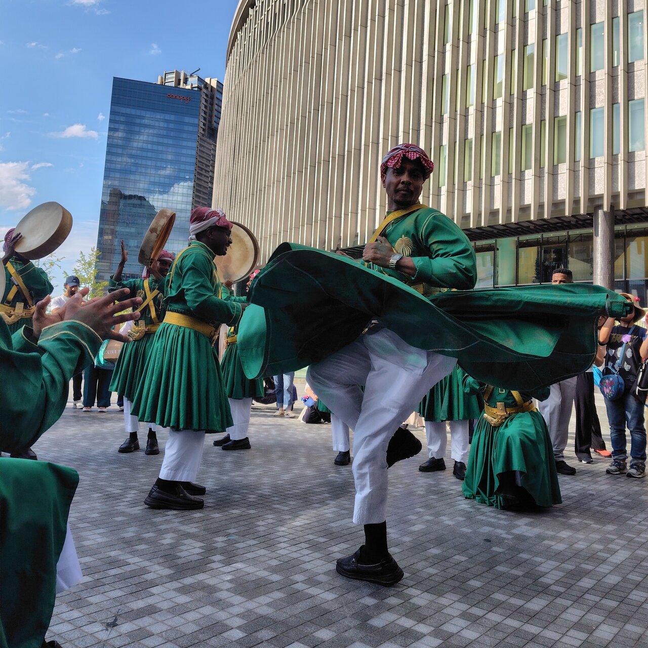 万博を飛び出し、梅田でサウジと出会う3日間 ナショナルデーを祝う