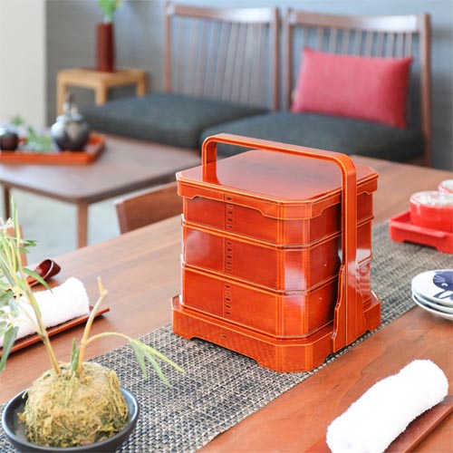 飛騨春慶 福壽漆器店 台付隅切三段重 伝統工芸品 木製 お重箱 | MUKU工房