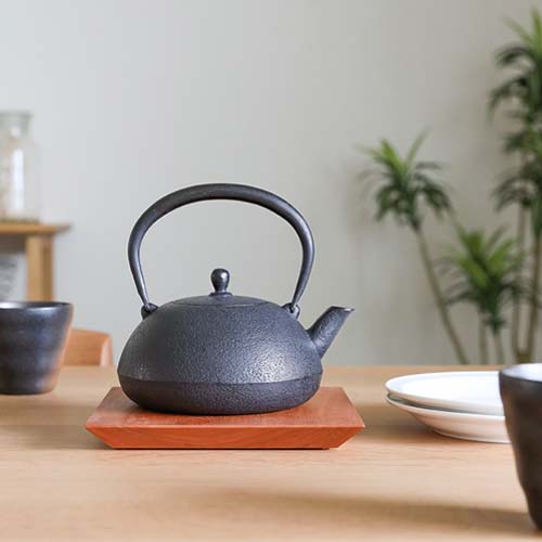 南部鉄器 薫山工房 Nambutetsubin 南部鉄瓶 新布団型 伝統工芸品 金属