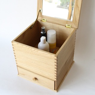 ならの化粧ボックス／倉敷意匠計画室（くらしきいしょうけいかくしつ