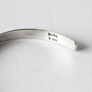 スターリングシルバー バングル SLIM J／FIRST AMERICAN TRADERS