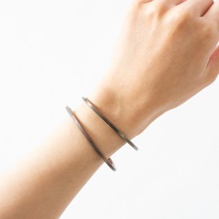 UNISEXバングル STUDEBAKER Fineline CLASSIC CUFF WORK PATINA