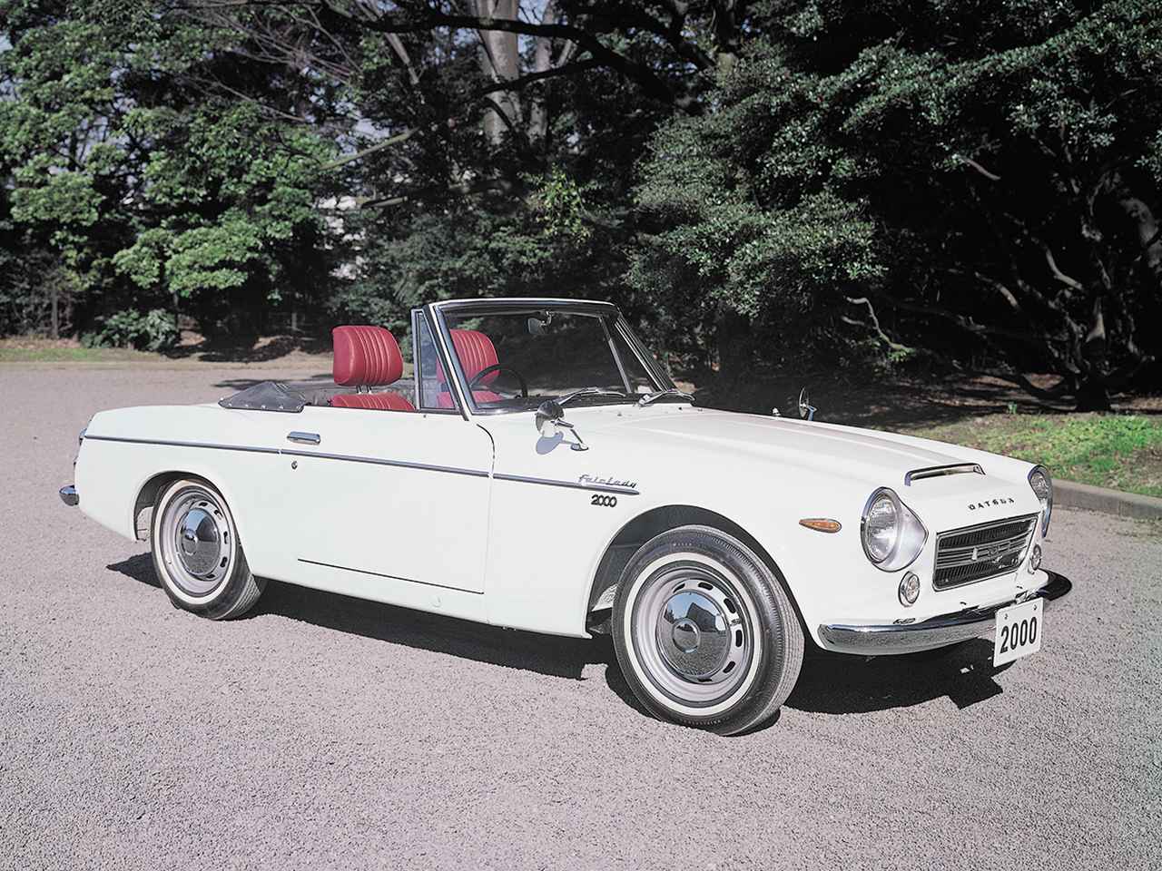 日産ダットサン・フェアレディ2000（昭和42/1967年3月発売・SR311型