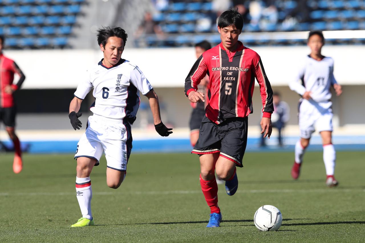 準々決勝】矢板中央が前半の2得点で勝ち、2年ぶりのベスト4 - サッカー