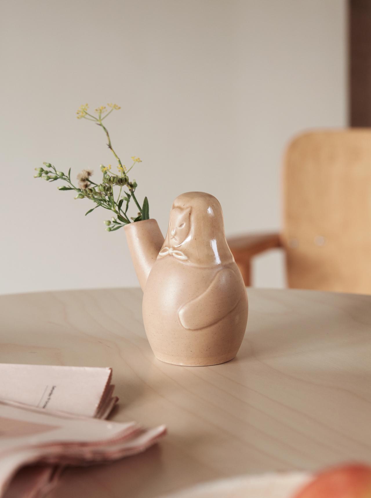 まるでポップアート！ 飾るだけでも楽しい、 ユニークなフラワーベース