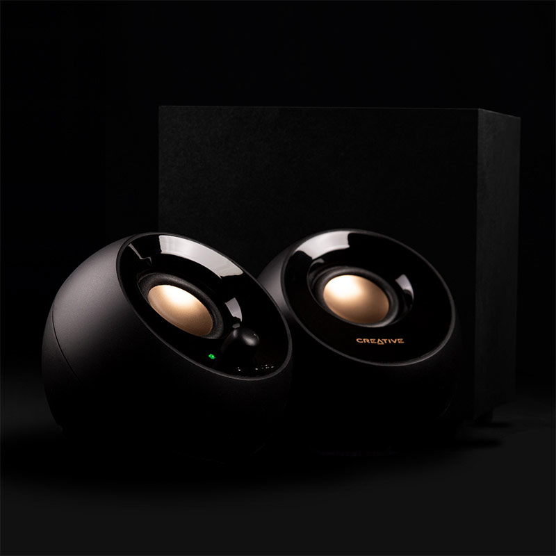 Creative Pebble Plus - USBパワーで迫力サウンドを再生するコンパクト