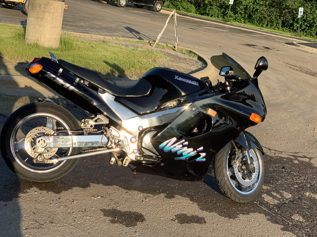 ho11ページ Gary's Kawasaki ZX-11D | Motorcyclist