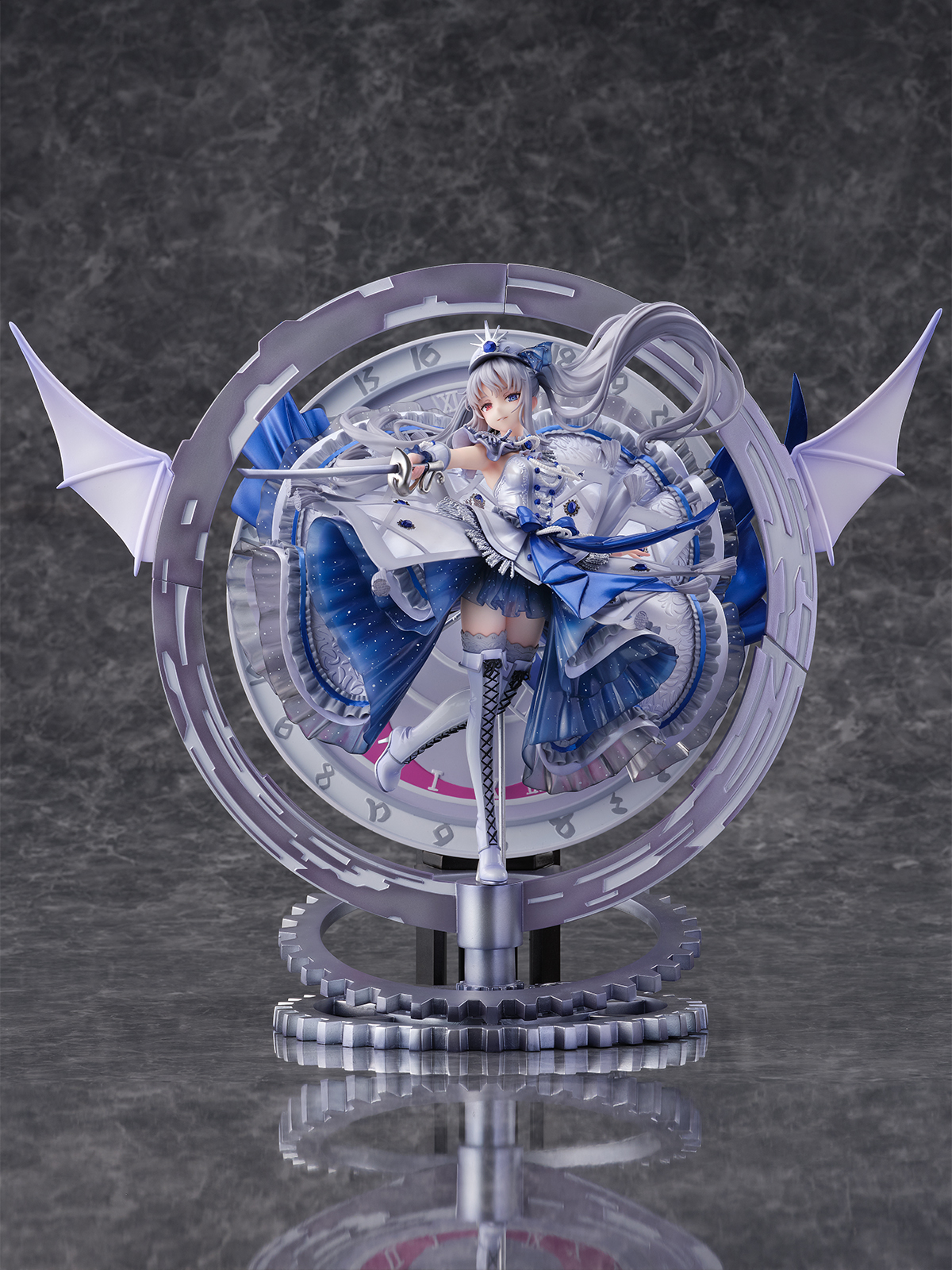 SHIBUYA SCRAMBLE FIGURE 白の女王 -Royal Blue Sapphire Dress Ver.-