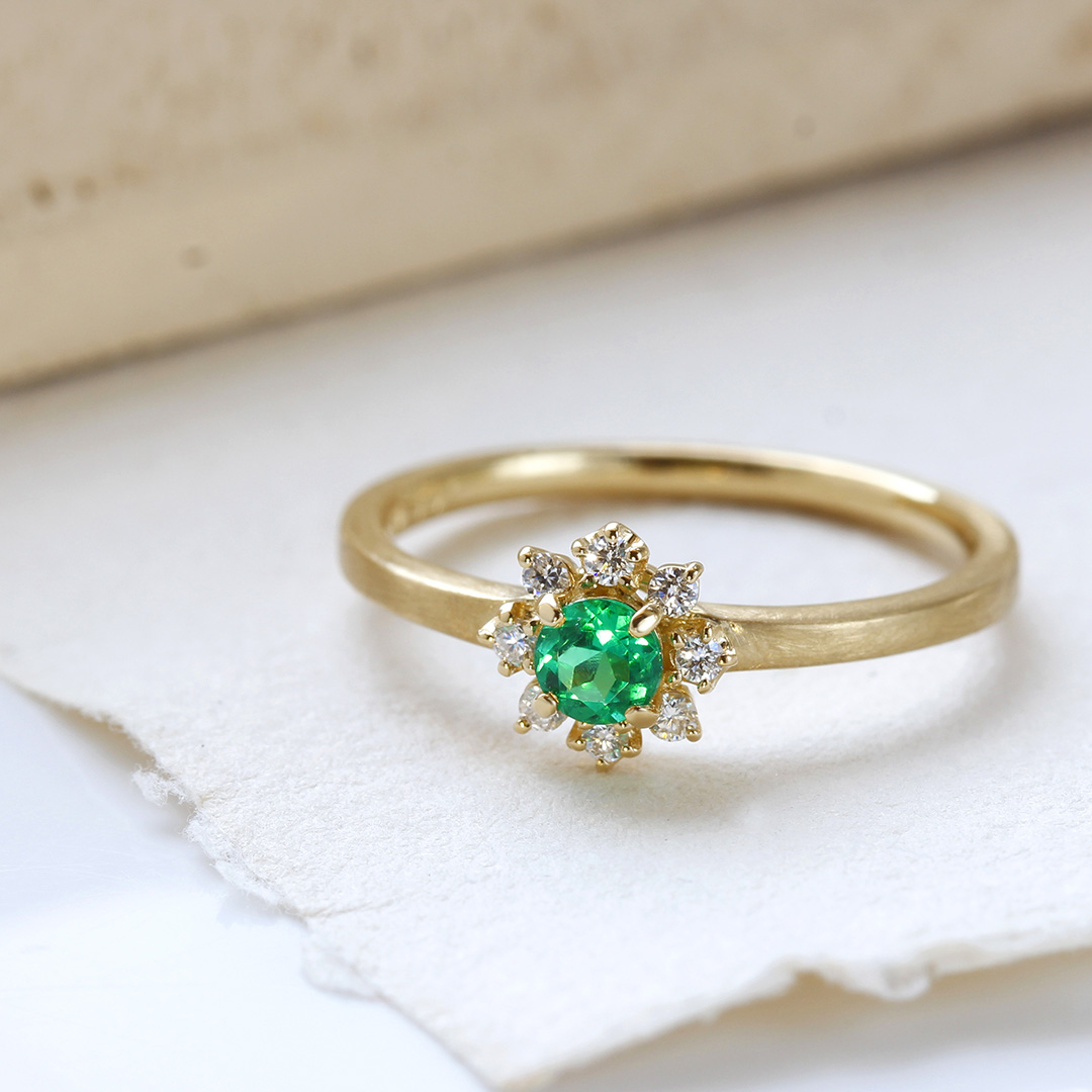 ビズー公式】エメラルド ラウンドカット ダイヤモンド PT K18(18金