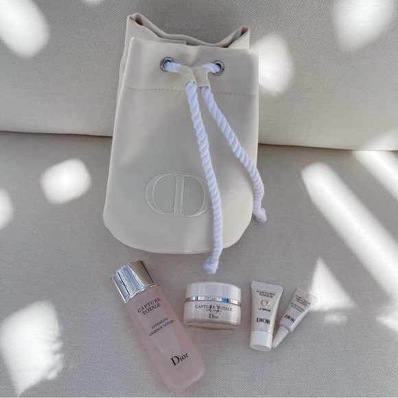 Dior | Skincare | Dior Capture Totale Beauty Set In Drawingstring