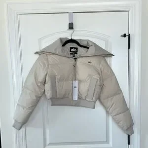 ALO Yoga | Jackets & Coats | Alo Nwt Captivate Puffer Bone Xs
