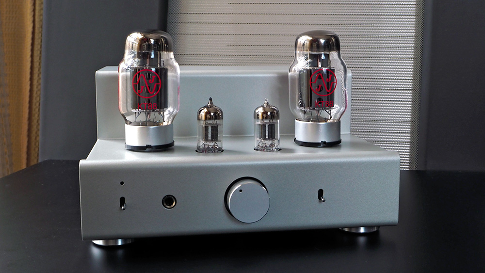 ビーム管の代表選手KT88が使えるELEKITの真空管アンプキット『TU-8200