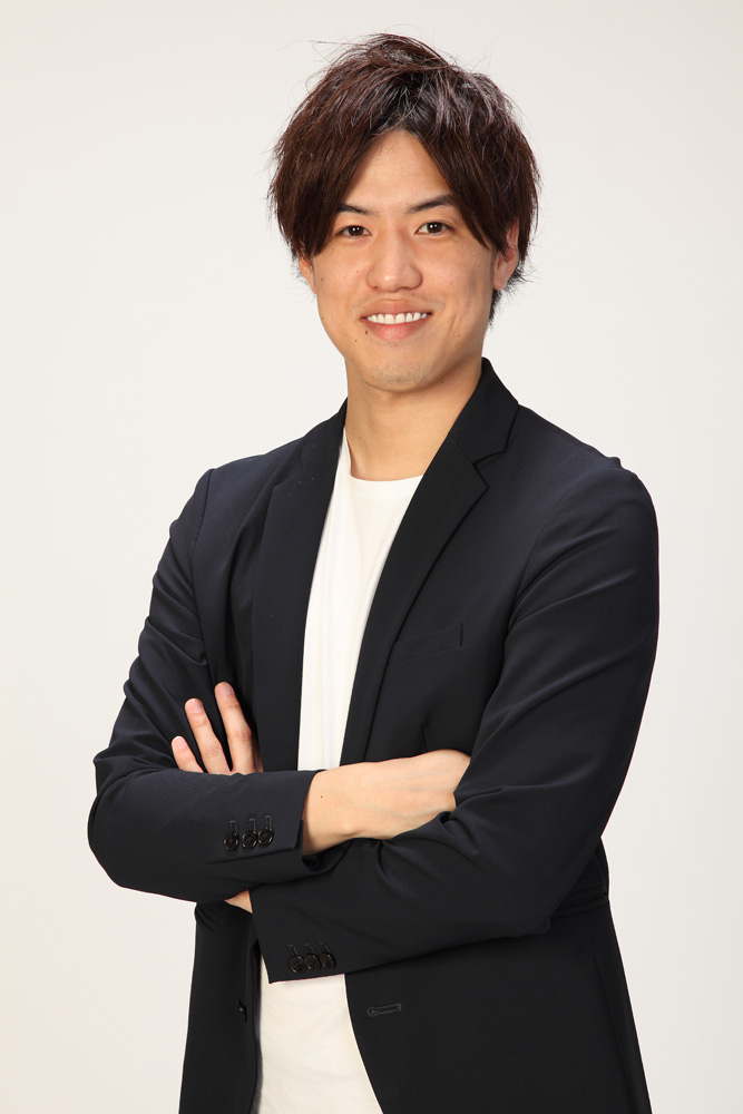 YouTubeで人気の美容整体師が伝授！整形なしで涙袋や彫りの深い顔立ち