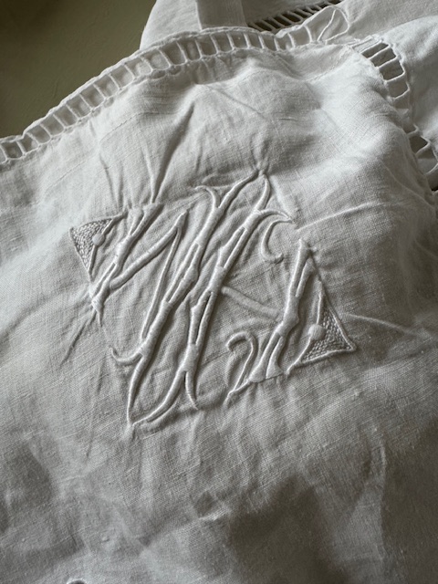 ホワイトリネンカーテン | フランスアンティークショップディフェランス