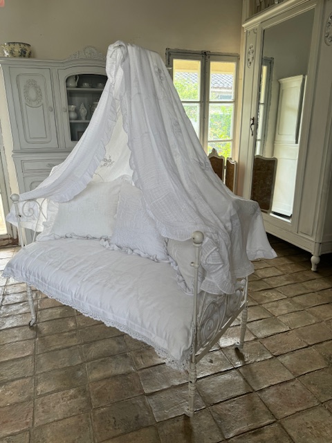 天蓋付きベビーベッド | フランスアンティークショップディフェランス