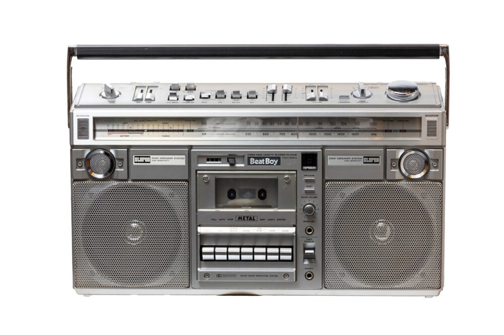 日本が世界に誇る元祖モバイル家電。ラジカセの現在の市場価値は