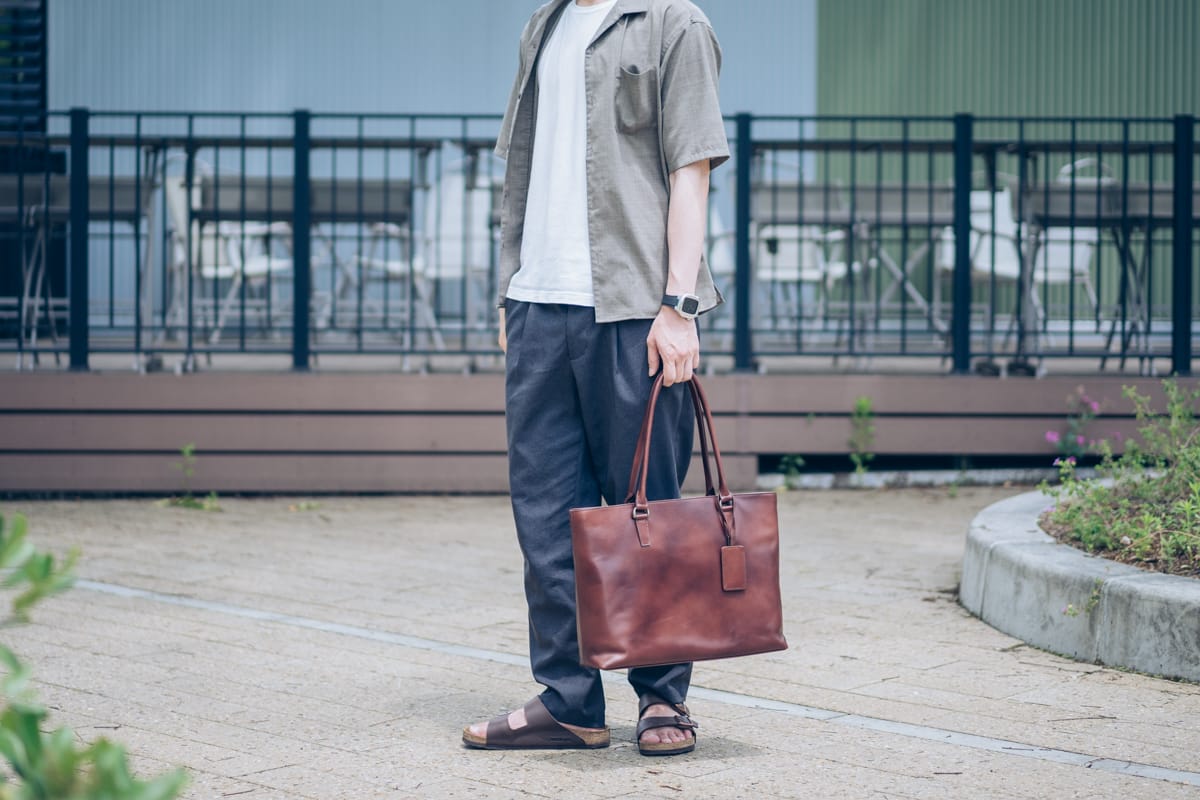 レザーの風合いが素晴らしい！MOTHERHOUSE アンティーク スリムトート