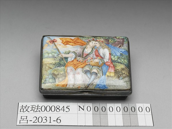 銀嵌銅胎畫琺瑯西洋人物圖鼻煙盒- 故宮