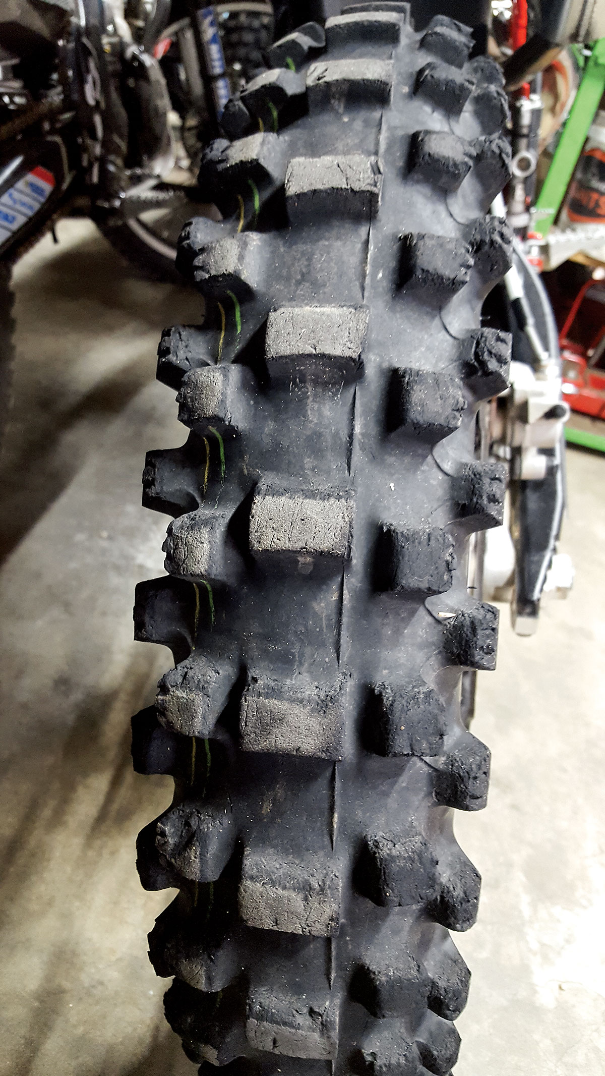 DUNLOP GEOMAX MX33リアタイヤ：製品レビュー-ダートバイクマガジン