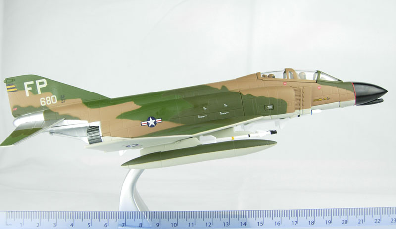 Corgi US33219.(C) McDonnell Douglas F-4C Phantom II United - Hattons