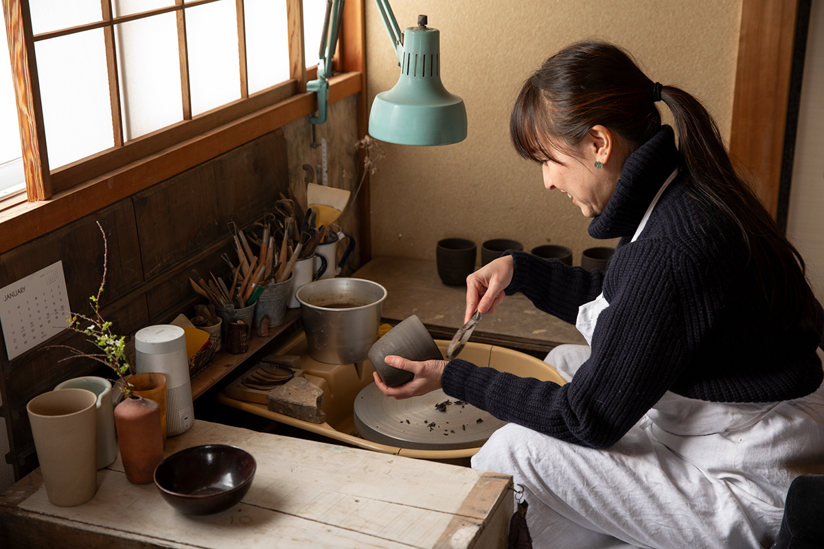 陶芸家《松本かおる》繊細さ力強さを併せもつ、大切に育てたいうつわ