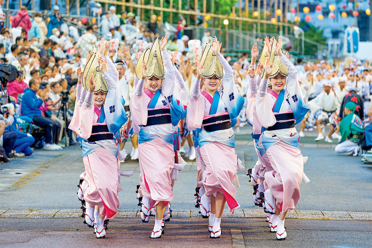 徳島県・徳島市《徳島市阿波おどり》400年の歴史をもつ世界に誇る