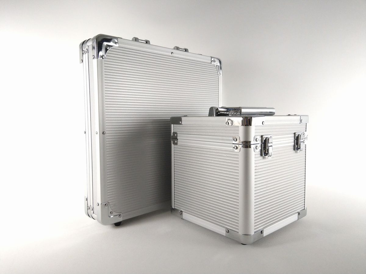 移動中でも大切なレコードをしっかりガード!オリジナルハードケース