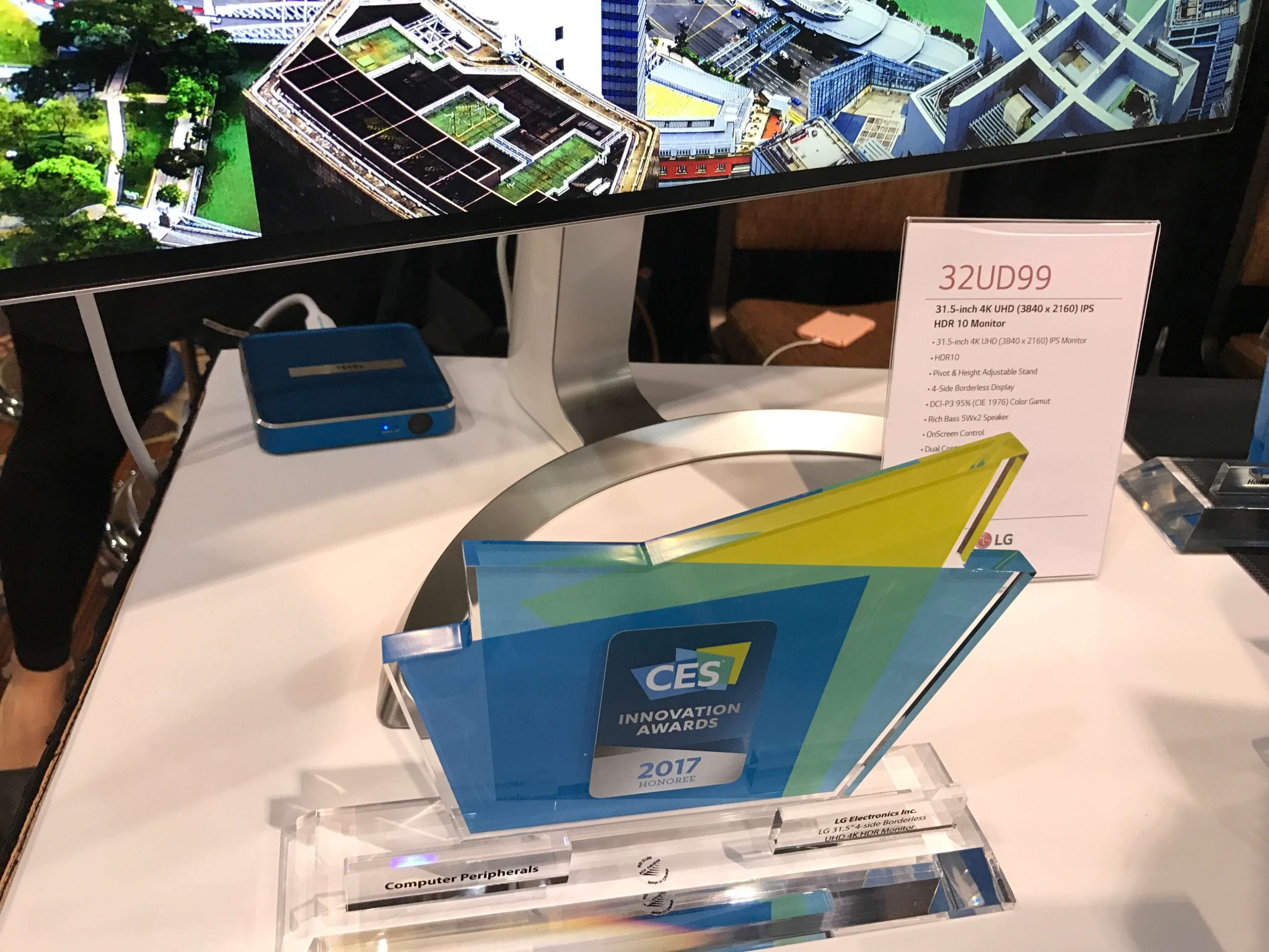 LG's 32UD99 is a 4K IPS monitor with HDR10 & USB-C | DisplayLag