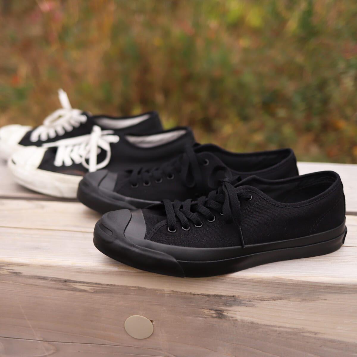 街に馴染むあの頃の定番スニーカー】アートやカルチャーの匂いも感じる