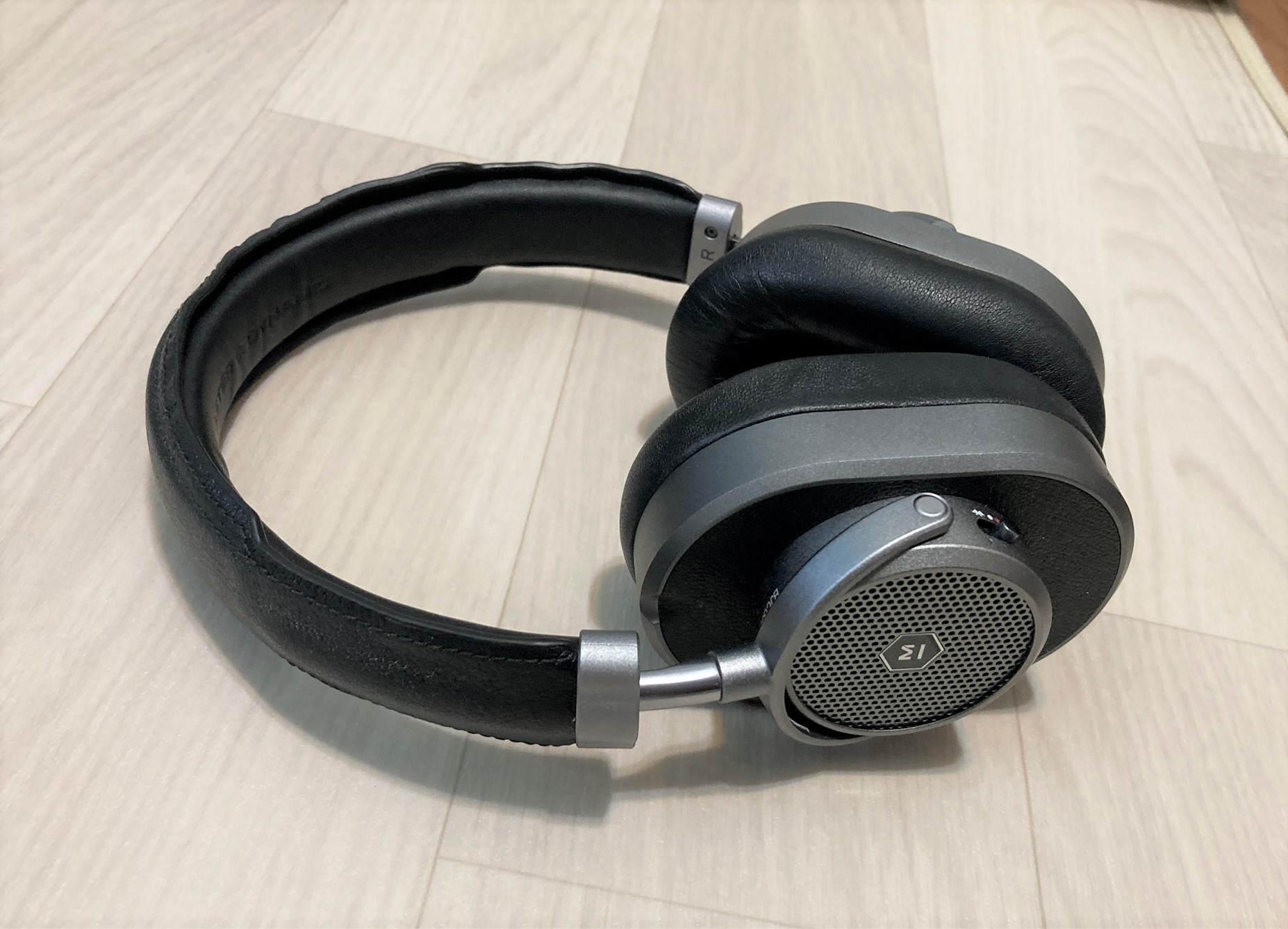 レビュー】Master & Dynamic MW65 見た目だけではない!唯一無二の魅力