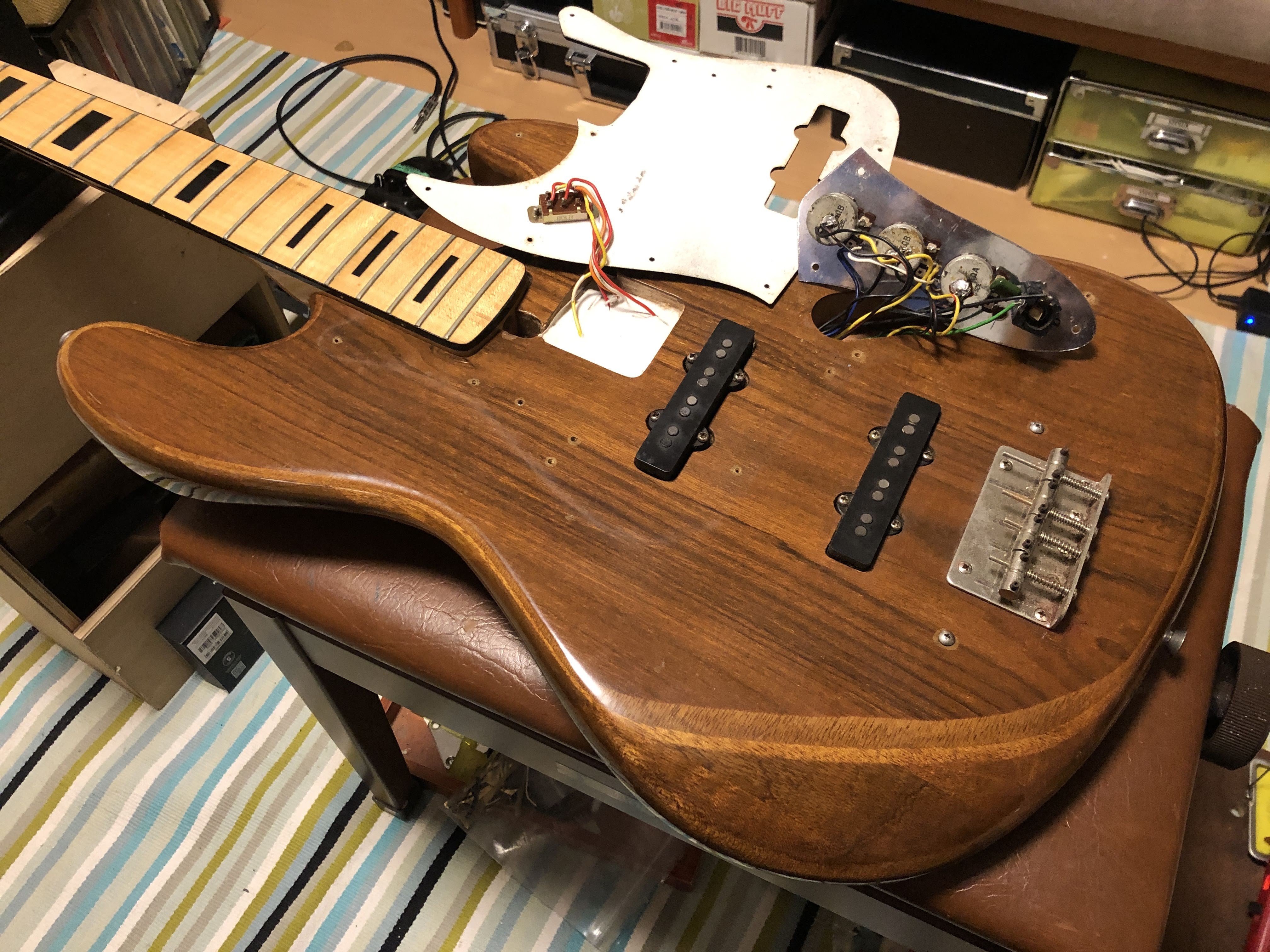 Greco JB-550 (1975) – scrapbook